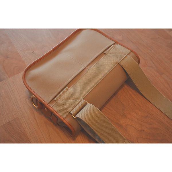 ON THE WATER ȥǥʥ륲Хå