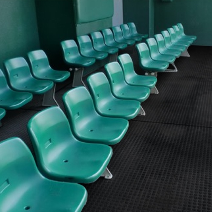 スパイクマット18mm ブラック 幅1m×長さ2m×厚み18mm 耐スパイク機能と