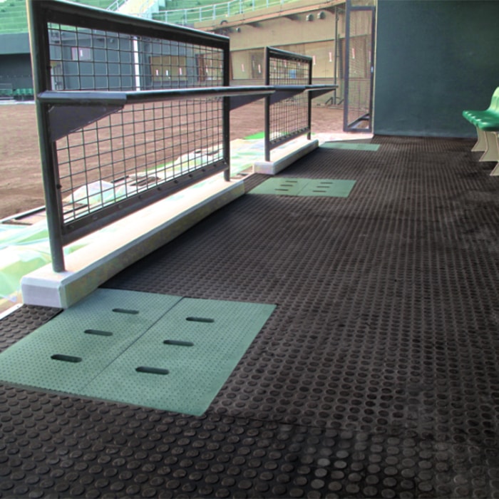 スパイクマット18mm ブラック 幅1m×長さ2m×厚み18mm 耐スパイク機能と