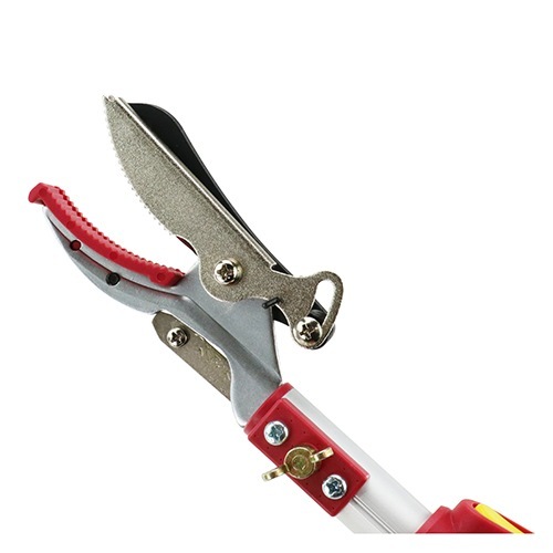 藤原産業 千吉 軽量三段伸縮高枝切鋏 SGLP-15 3段タイプの収納場所に