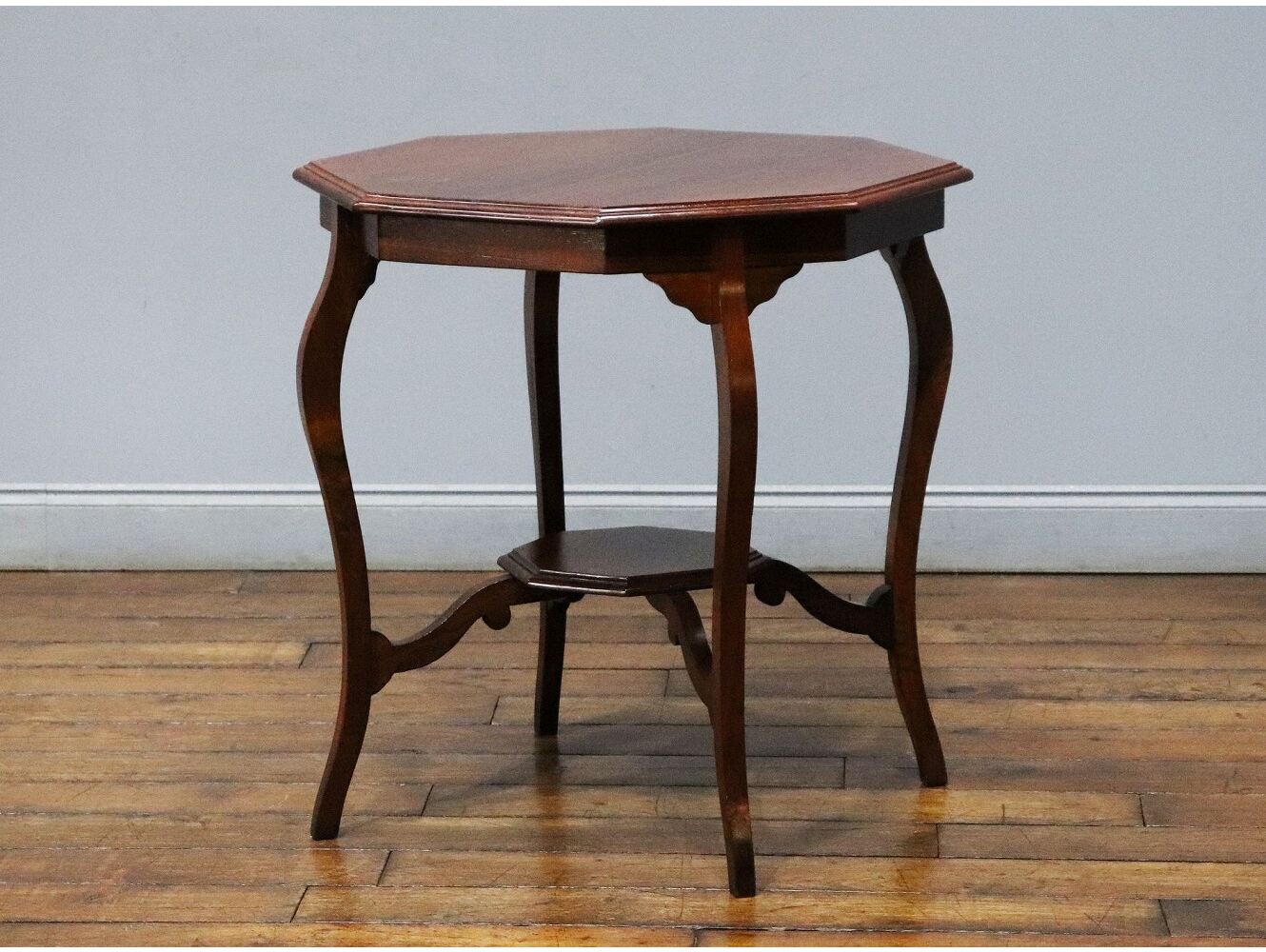 ティーテーブル