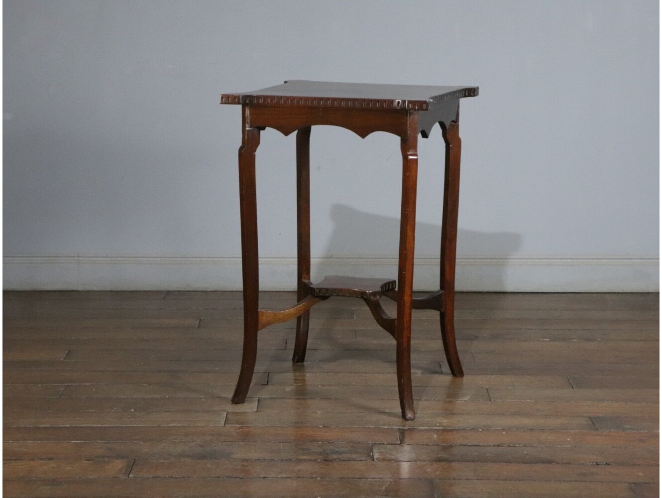 ティーテーブル