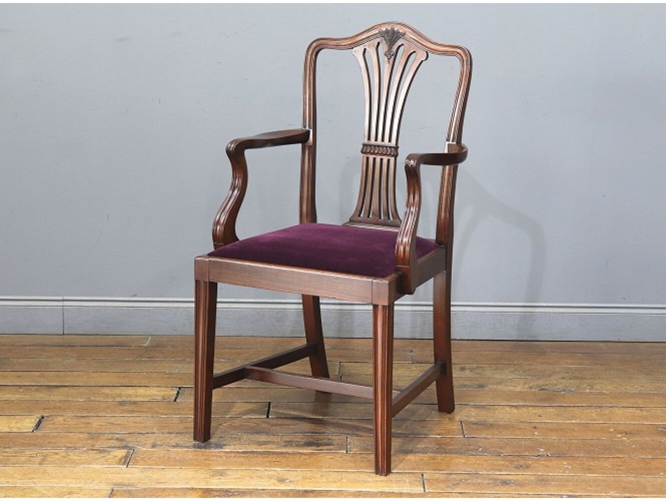 チッペンデールアームチェア