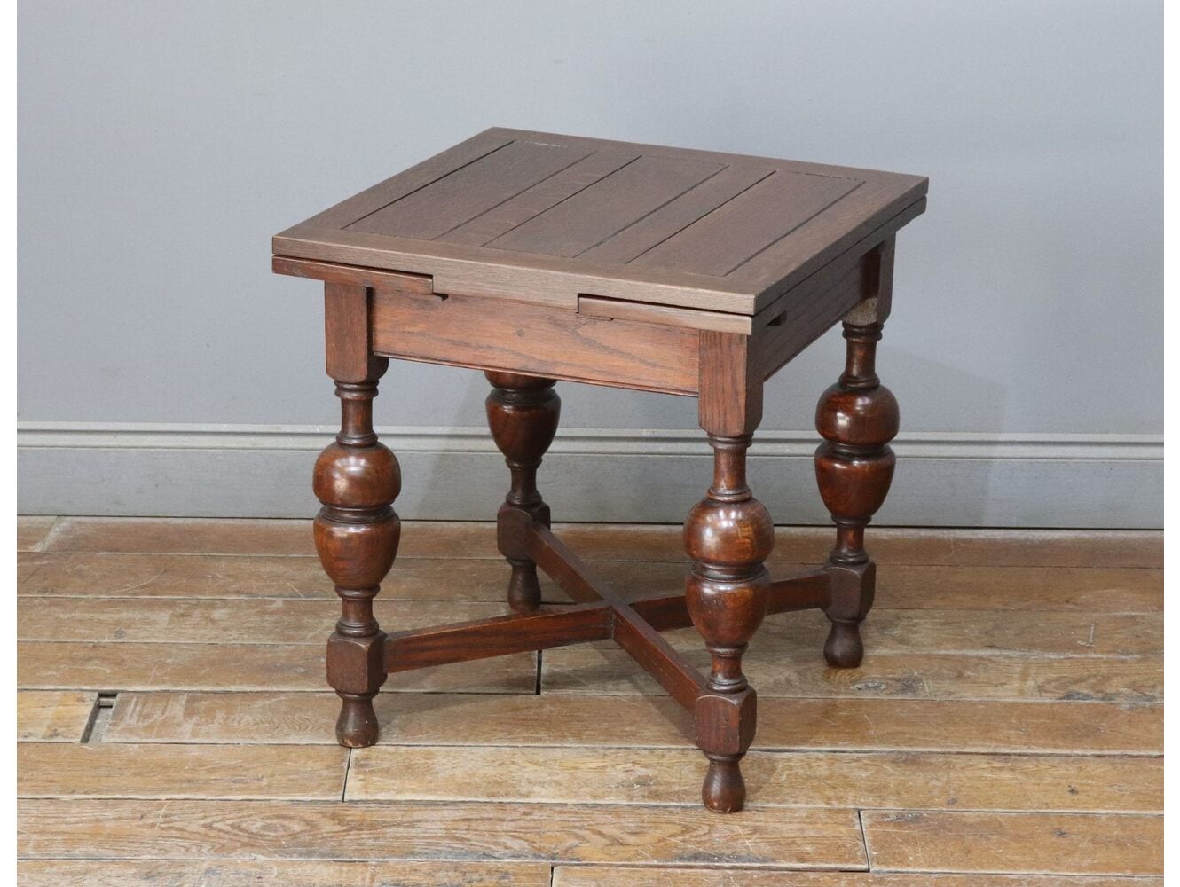 センターテーブル