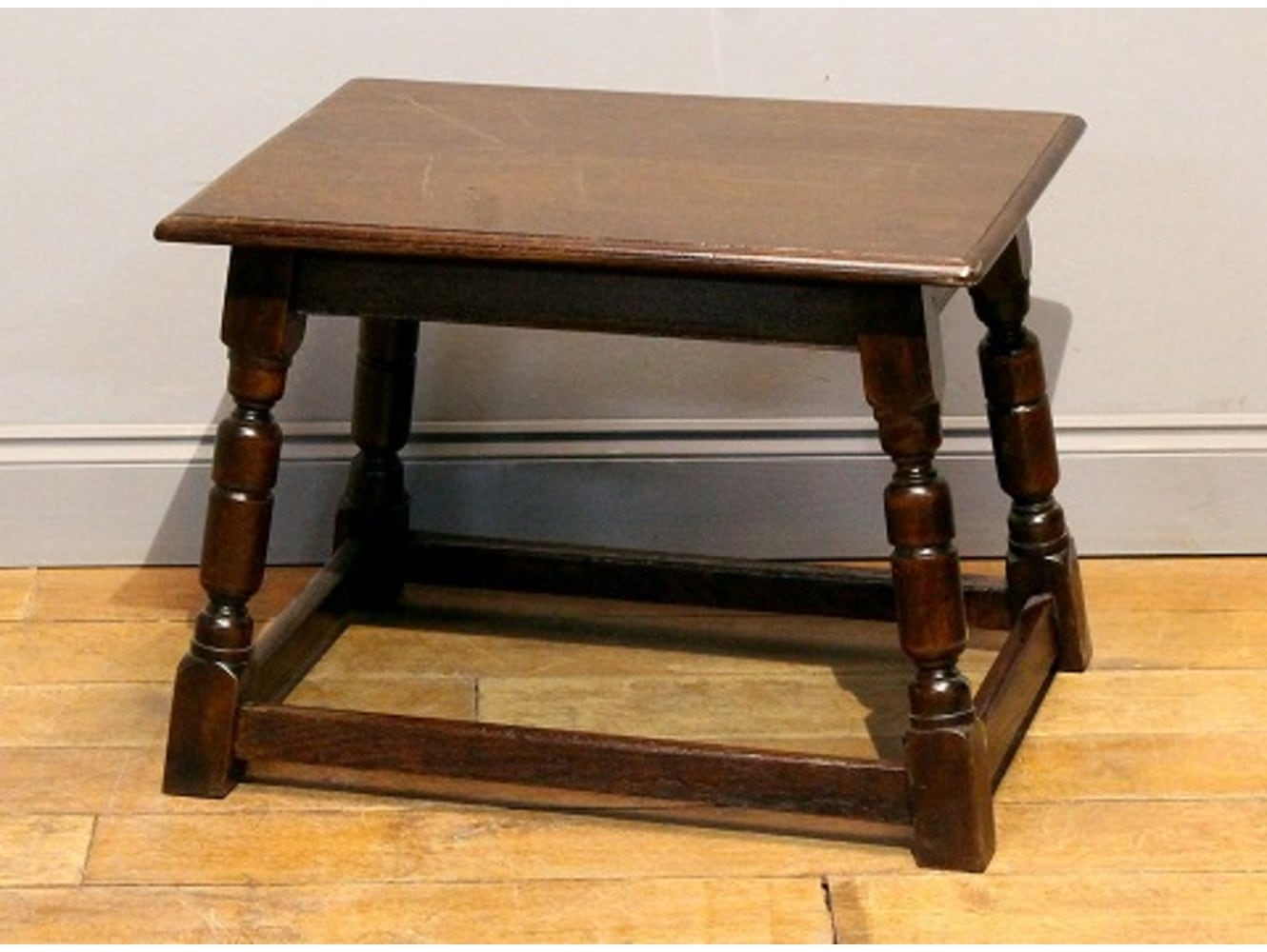 センターテーブル