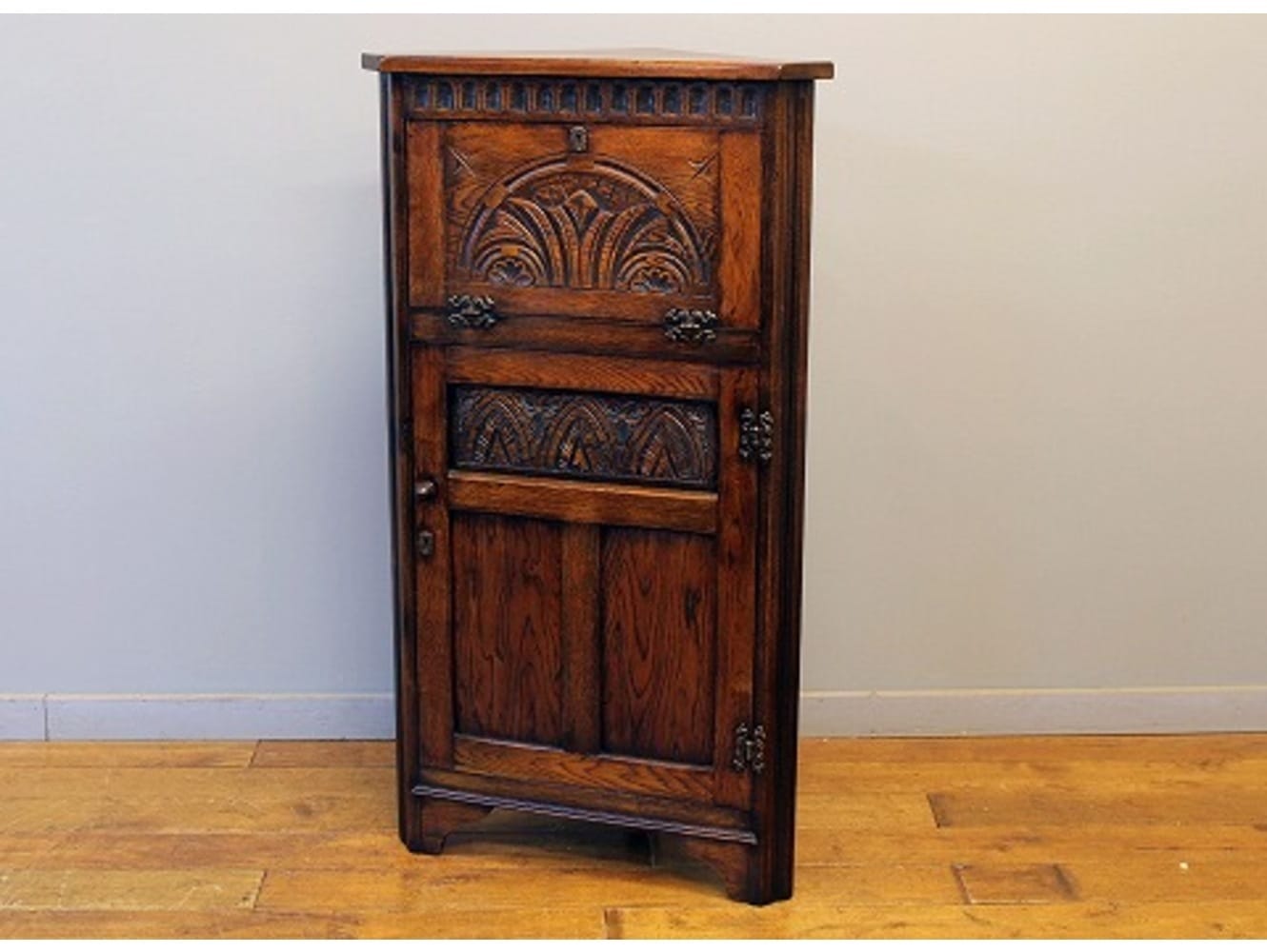 コーナーキャビネット | アンティーク家具,キャビネット