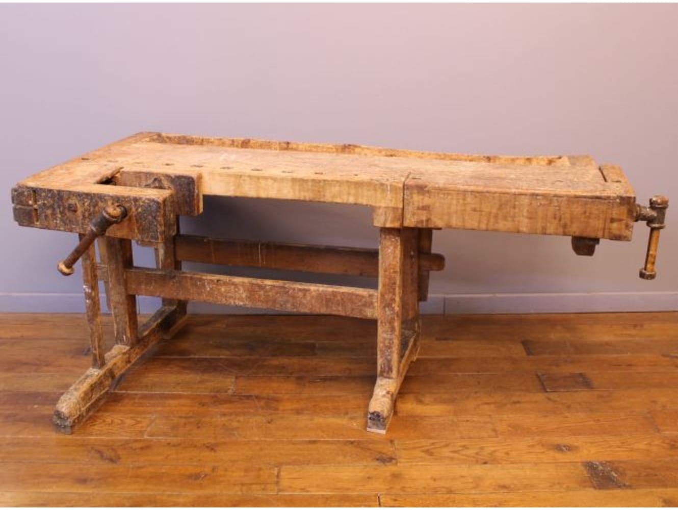 ワーキングテーブル