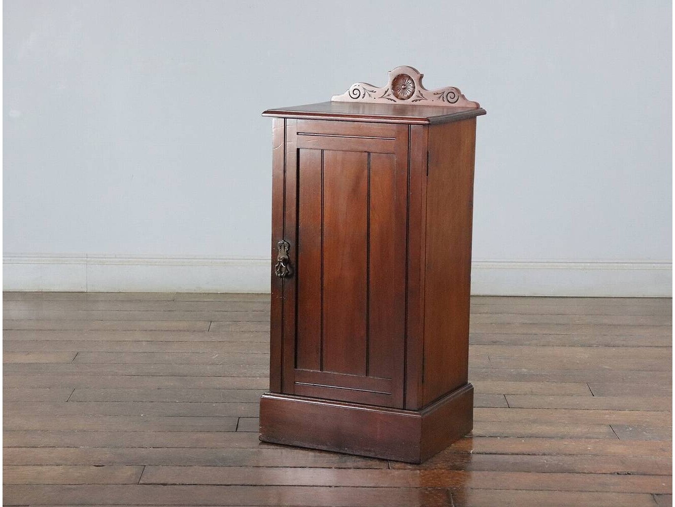 スモールキャビネット