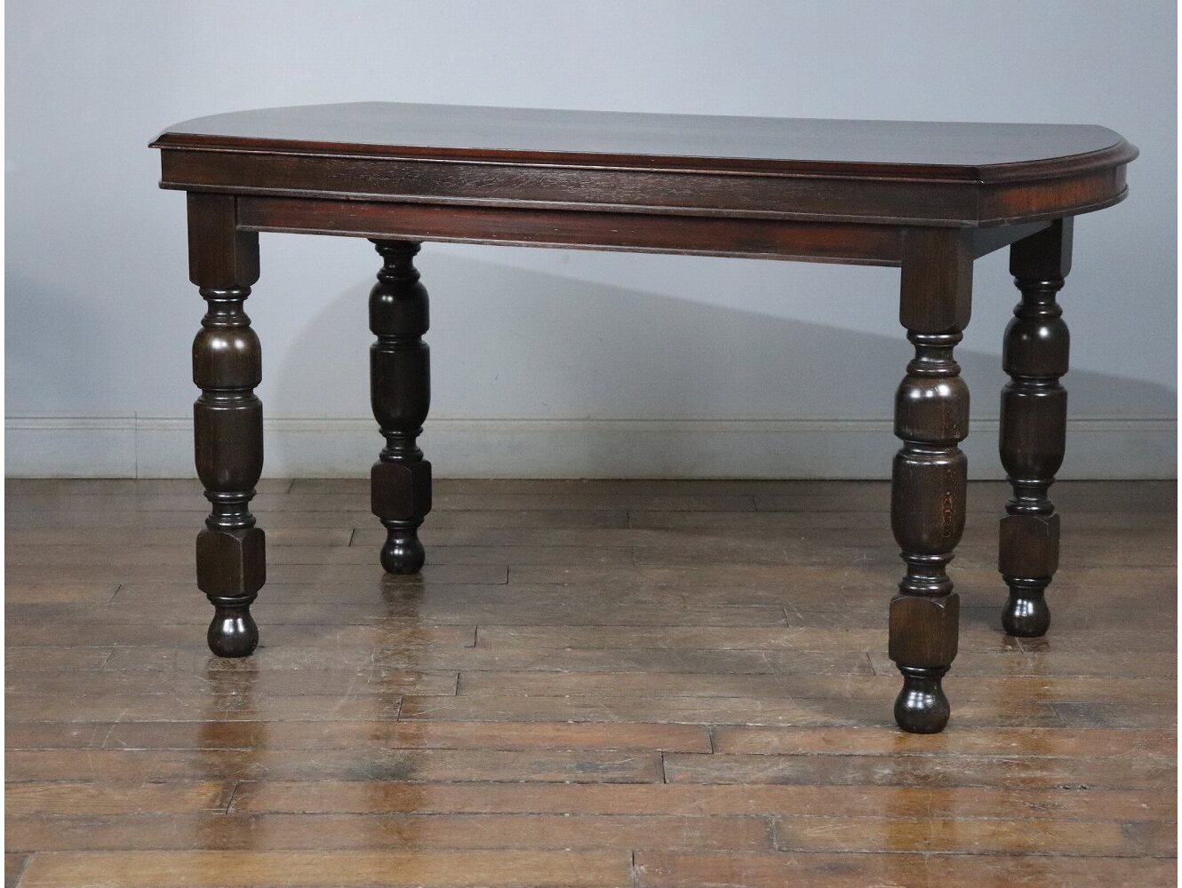 ダイニングテーブル