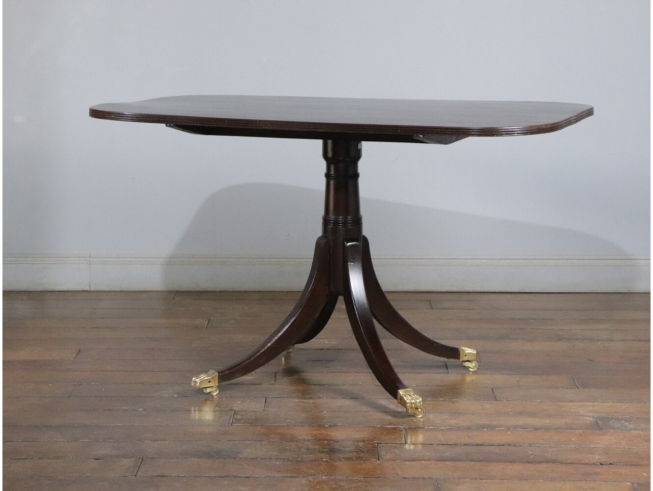 ティルトップテーブル