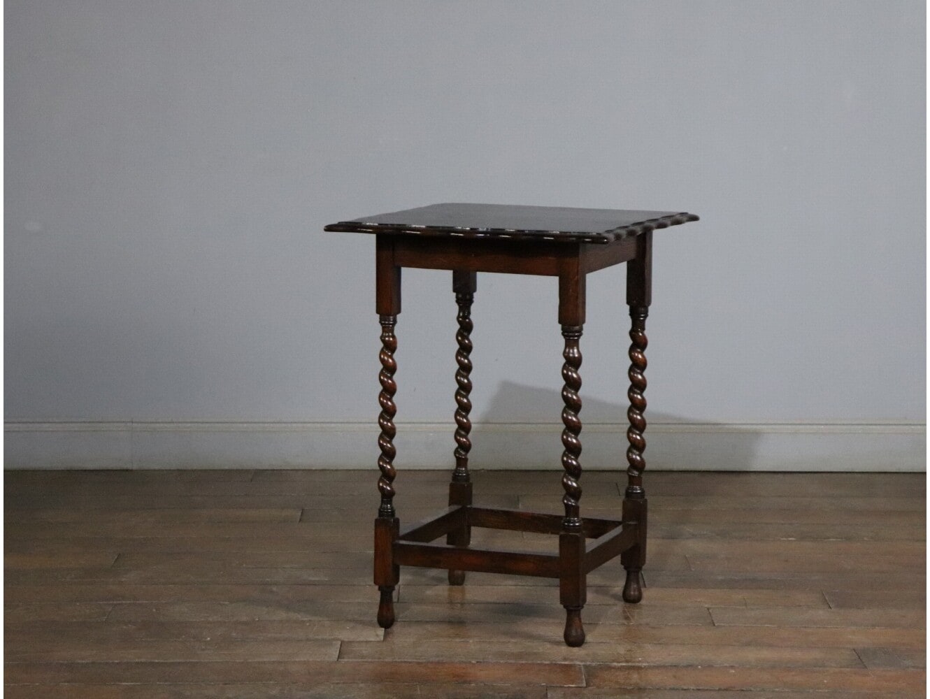 オケージョナルテーブル