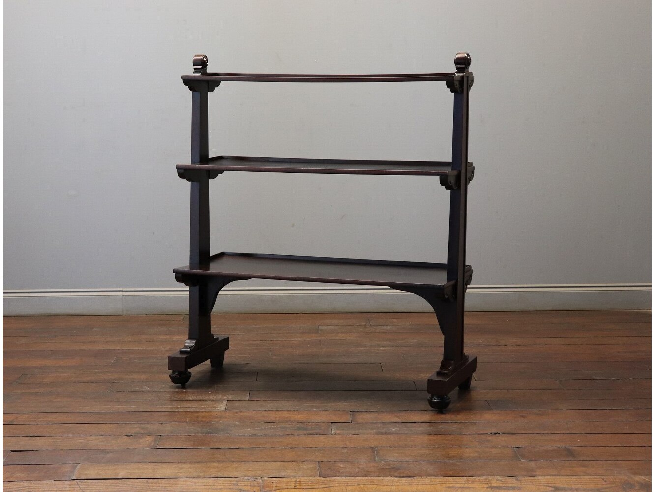 ダムウェイター