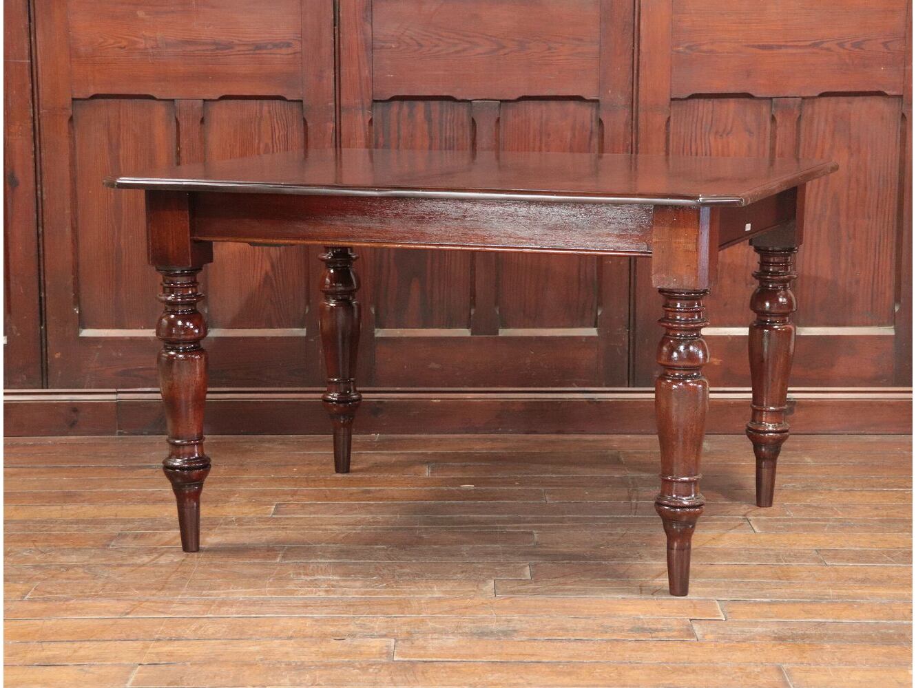 ダイニングテーブル