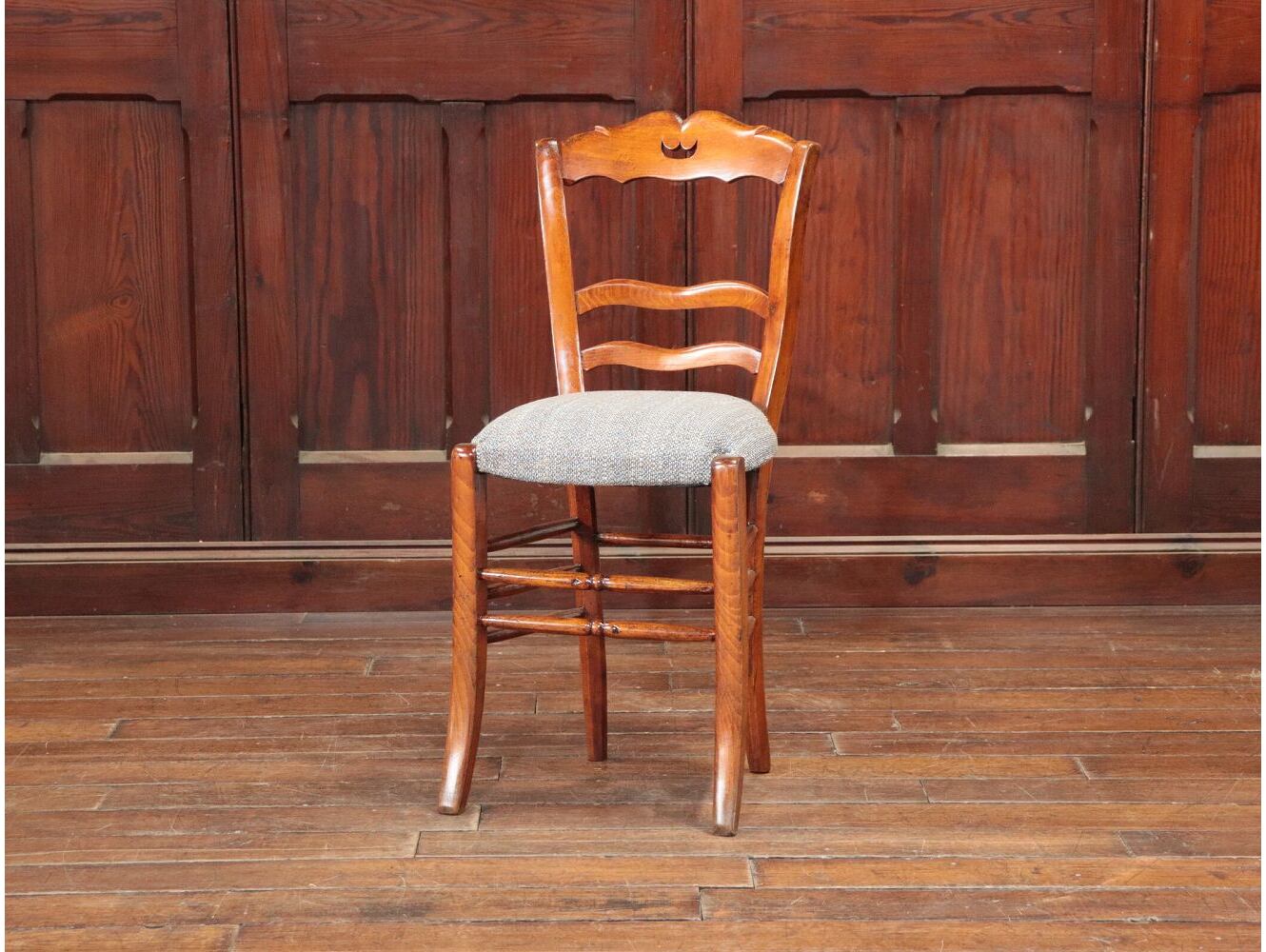 チャーチチェア