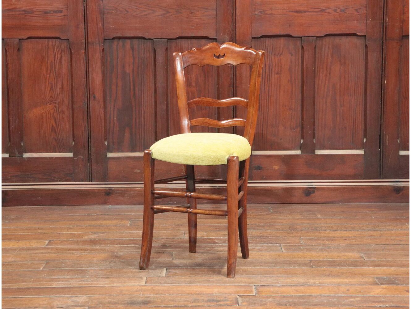 チャーチチェア