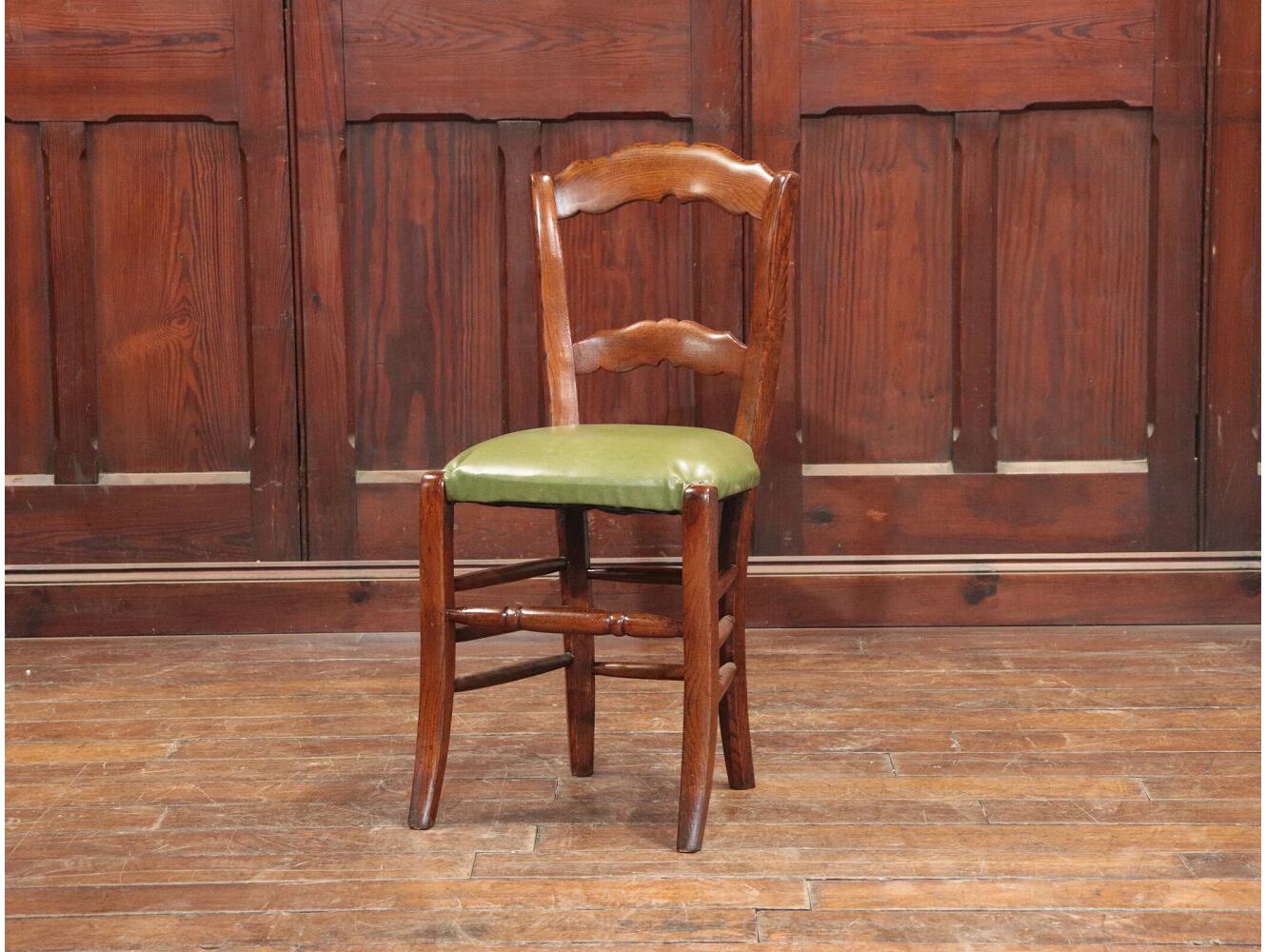 チャーチチェア