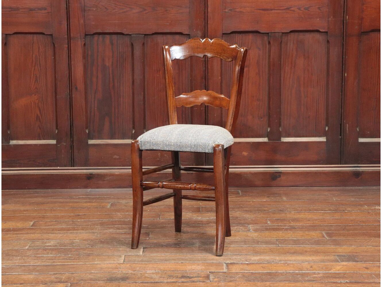 チャーチチェア