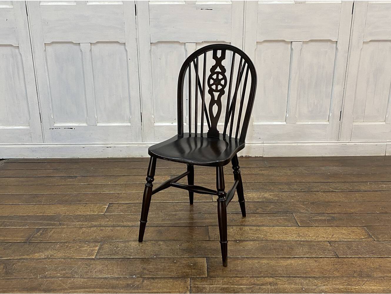 ホイールバックチェア