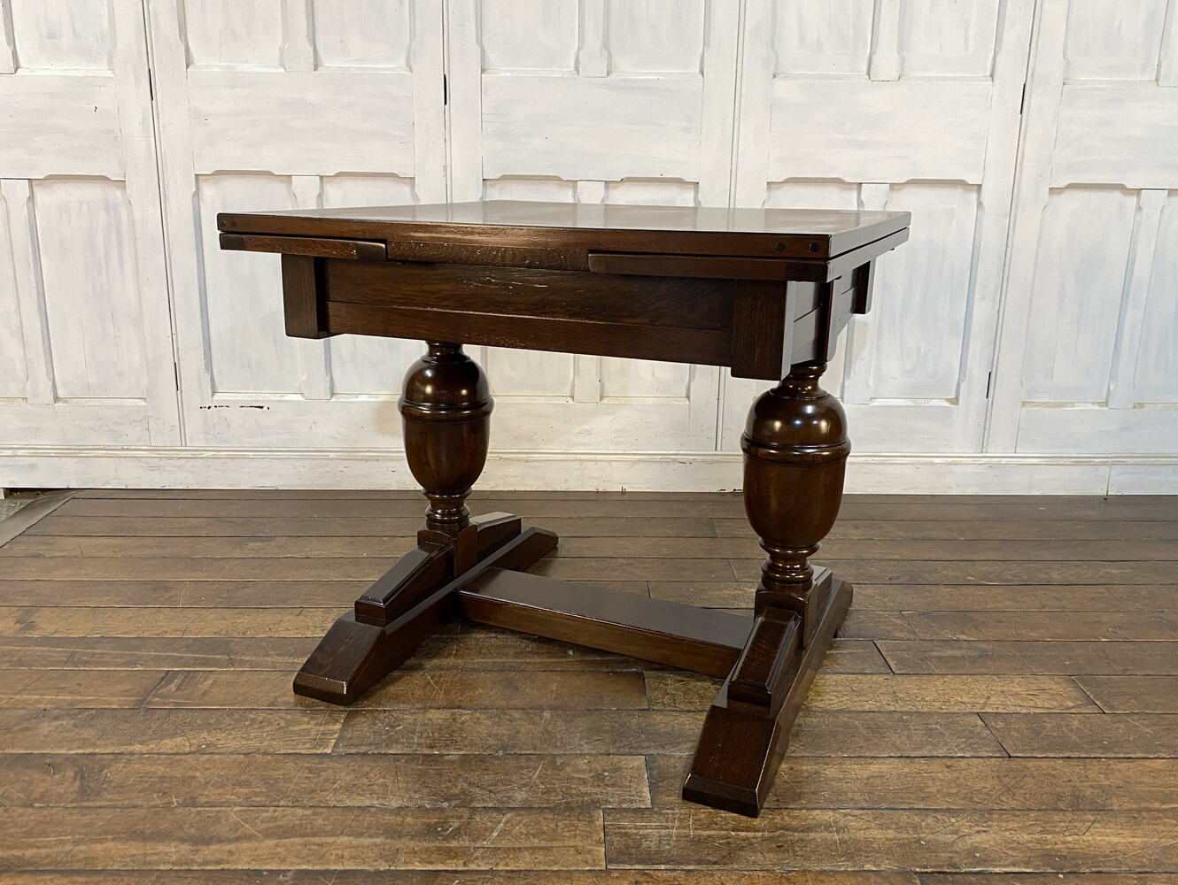 ドローリーフテーブル