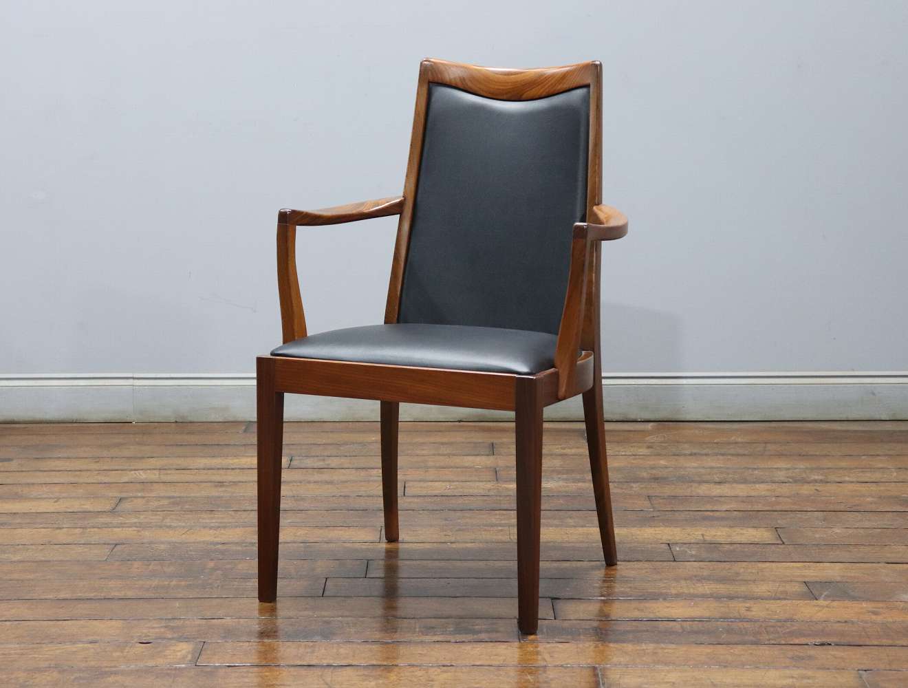 最終値下げ】アンティーク風のアームチェア 【公式通販】