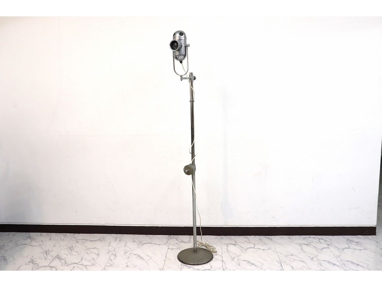 フロアスタンド