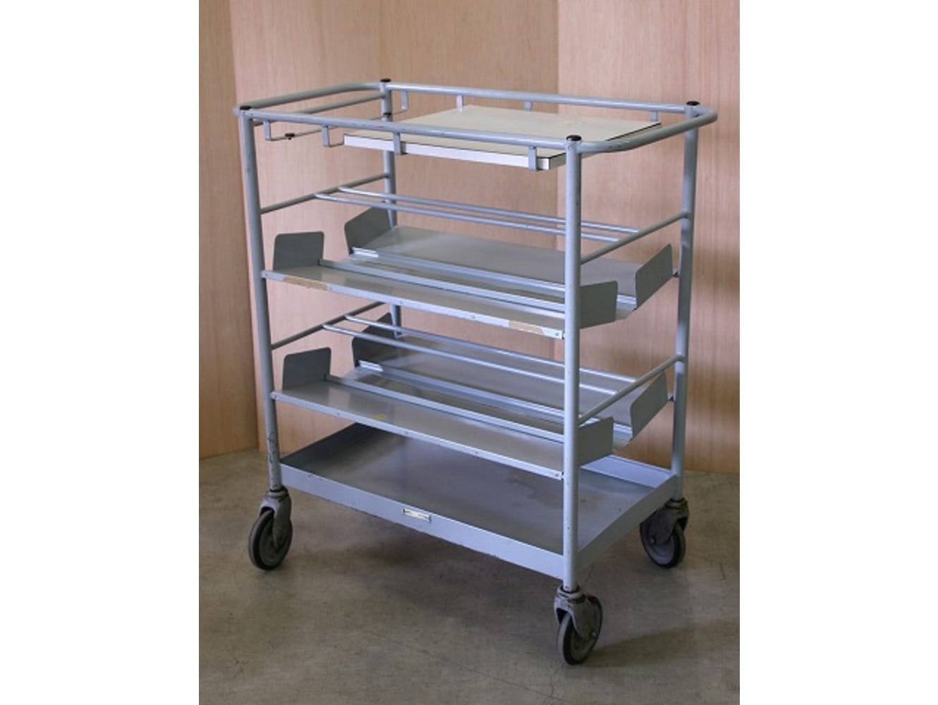 ブックトローリー