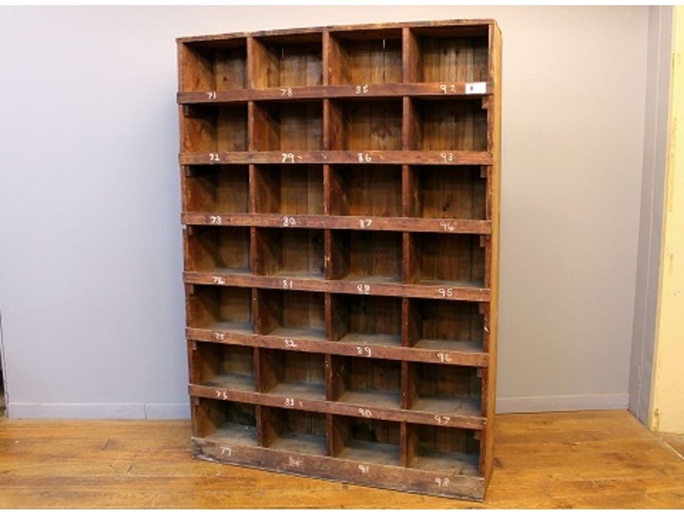 シュー ファクトリーキャビネット