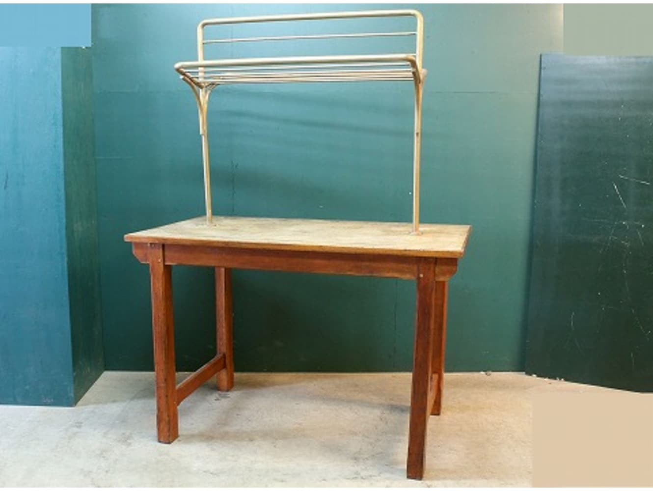 ハヴァダッシュ テーブル