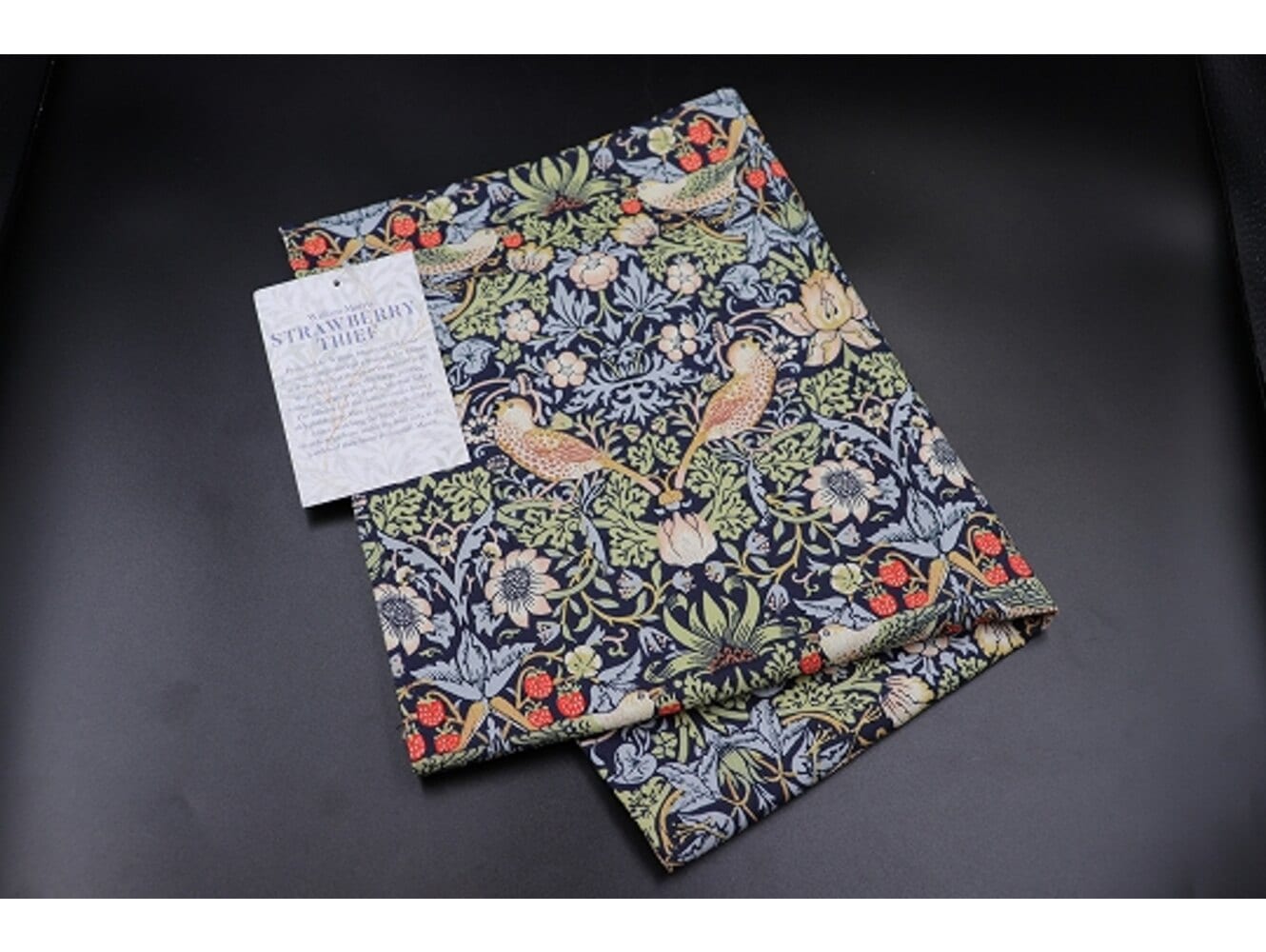 Strawberry Thief Blue ティータオル