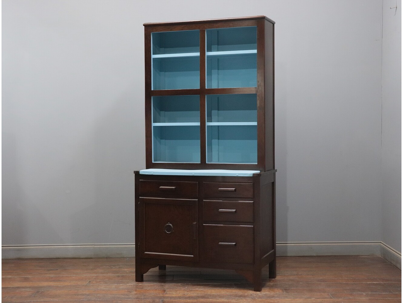 キッチンキャビネット