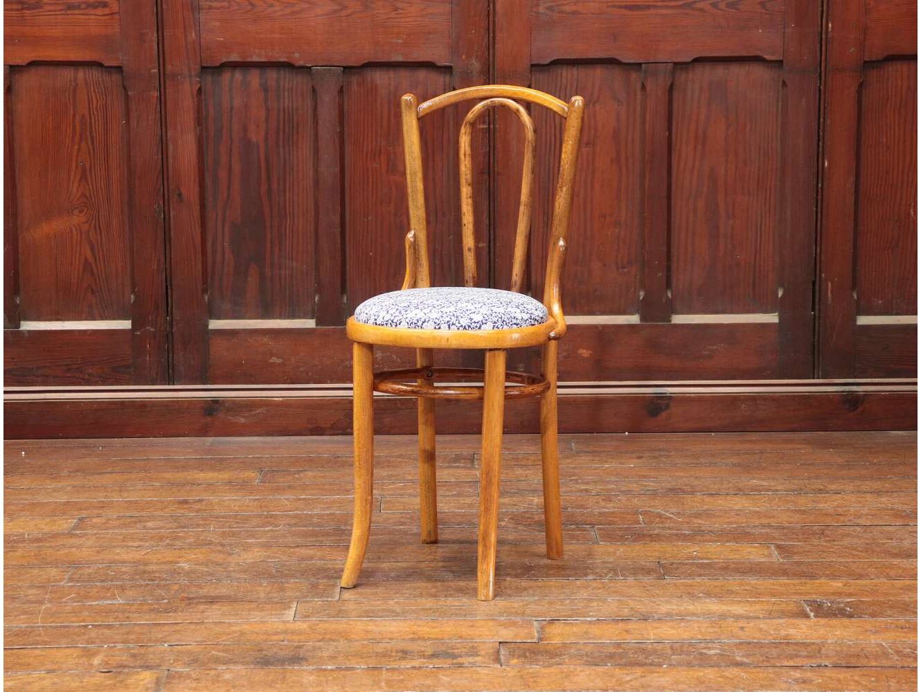 ベントウッドチェア