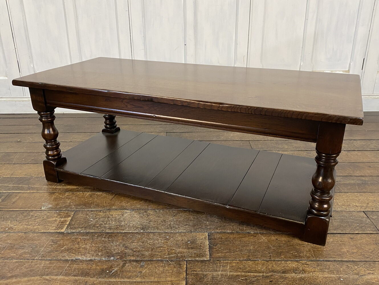 センターテーブル