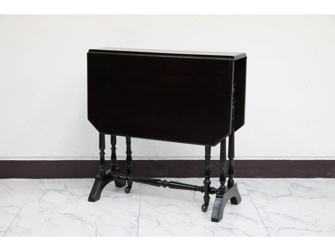 サザーランドテーブル