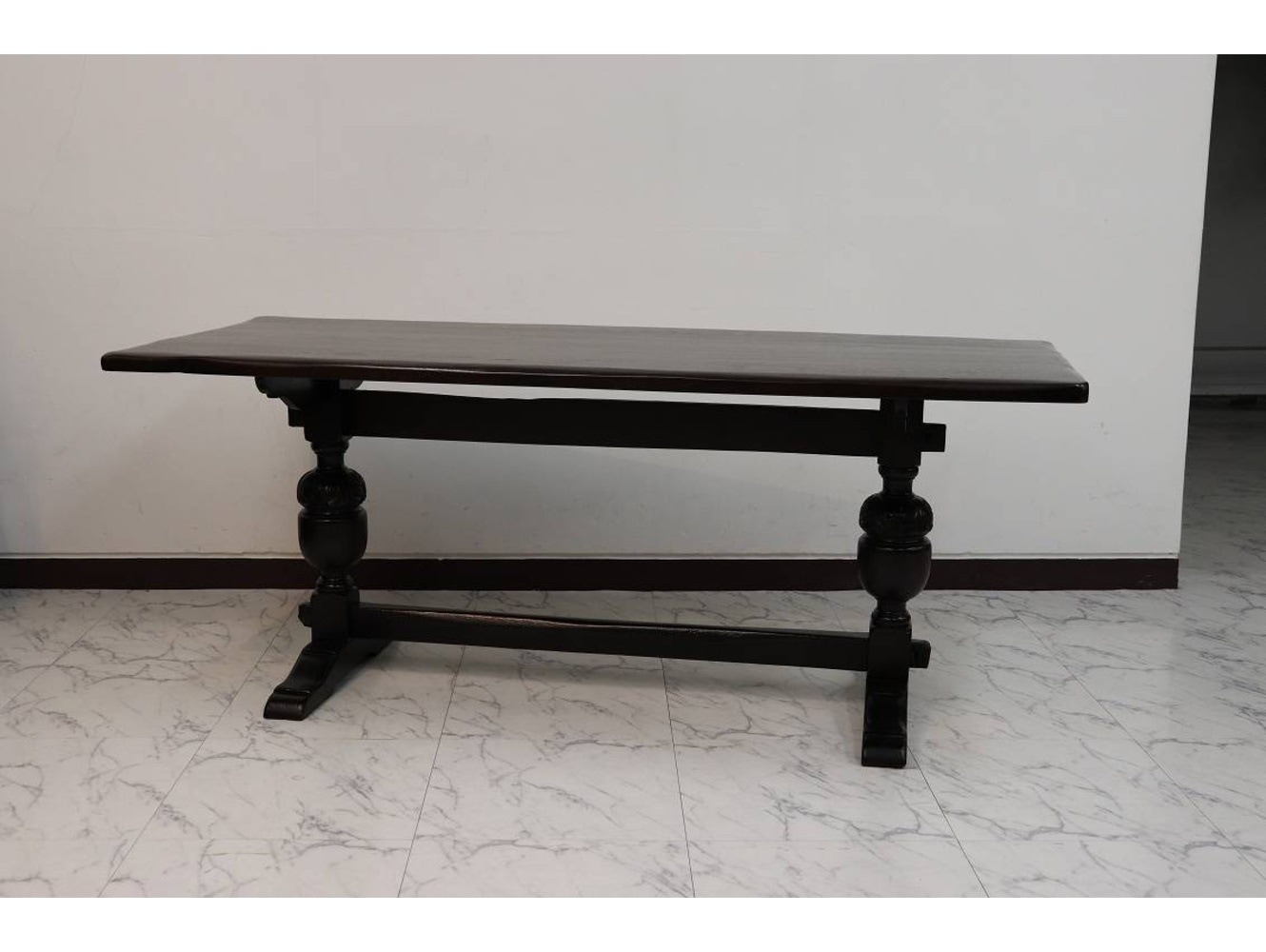 リフェクトリーテーブル