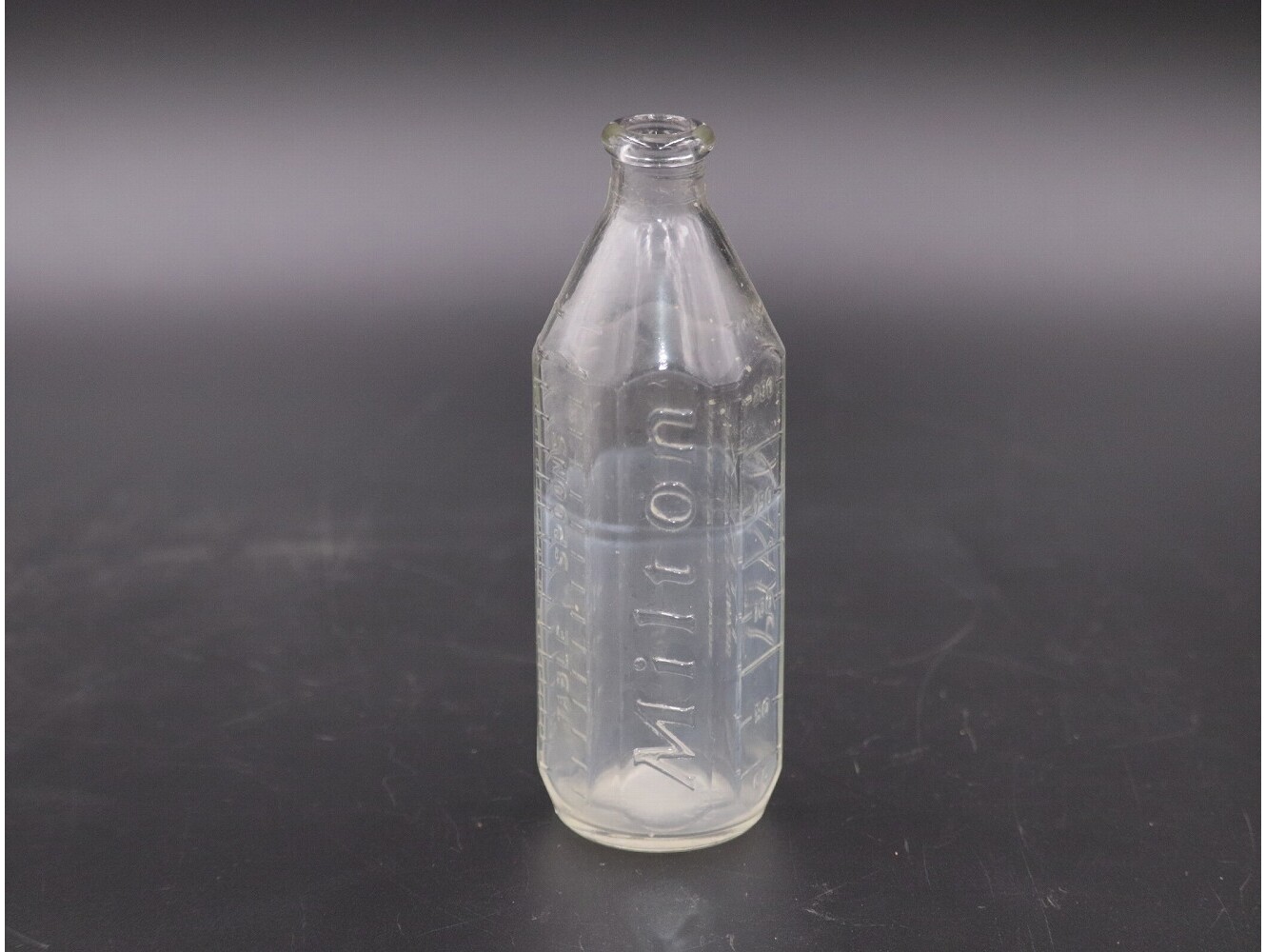 アンティークボトル