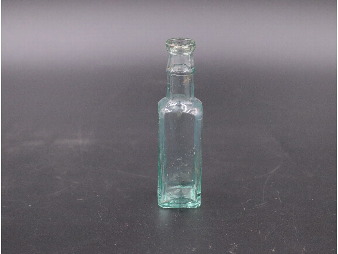 アンティークボトル