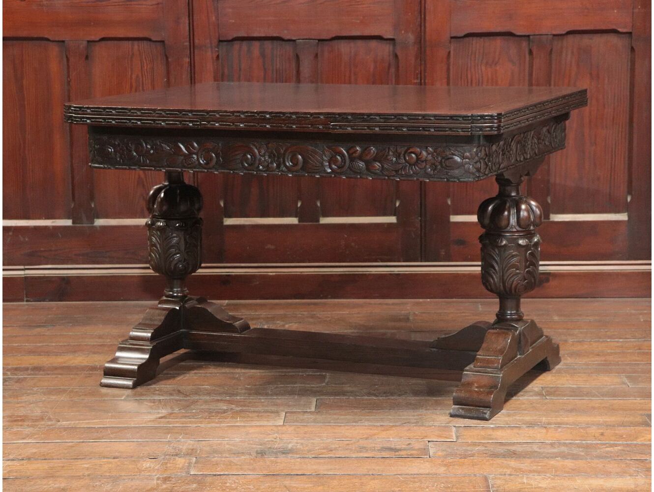 ドローリーフテーブル