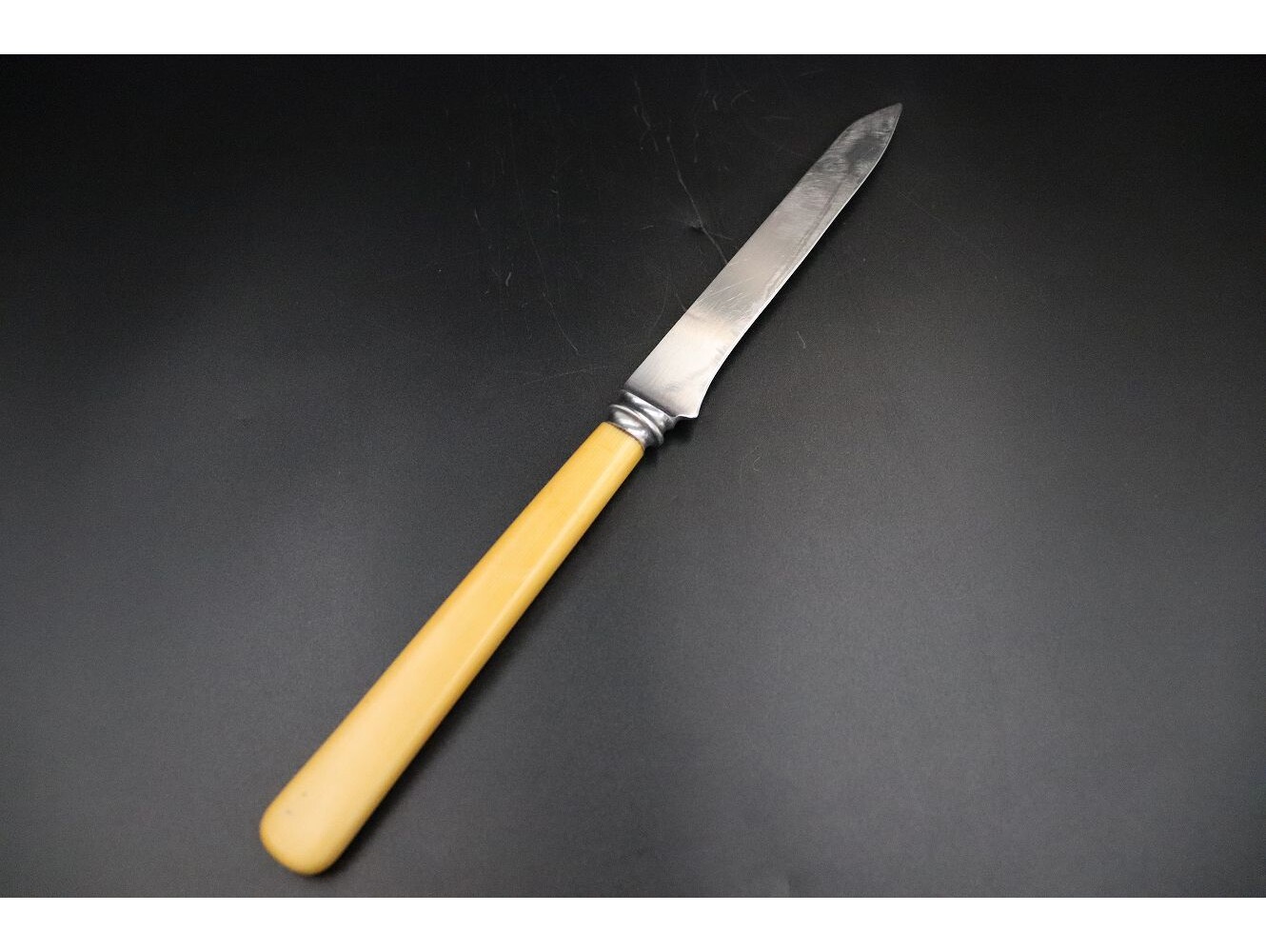 ブレッドナイフ