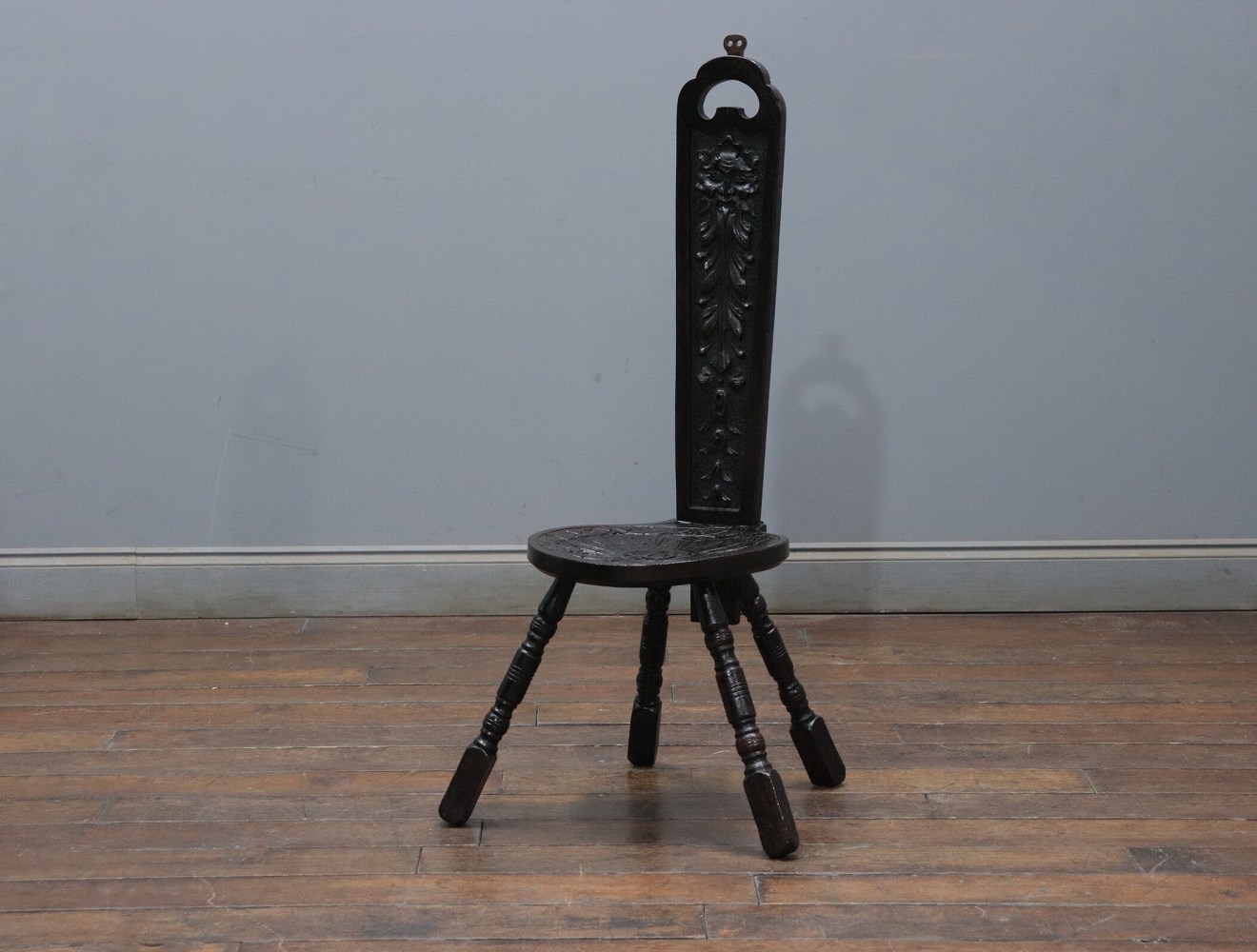 スピニングチェアシェルフ