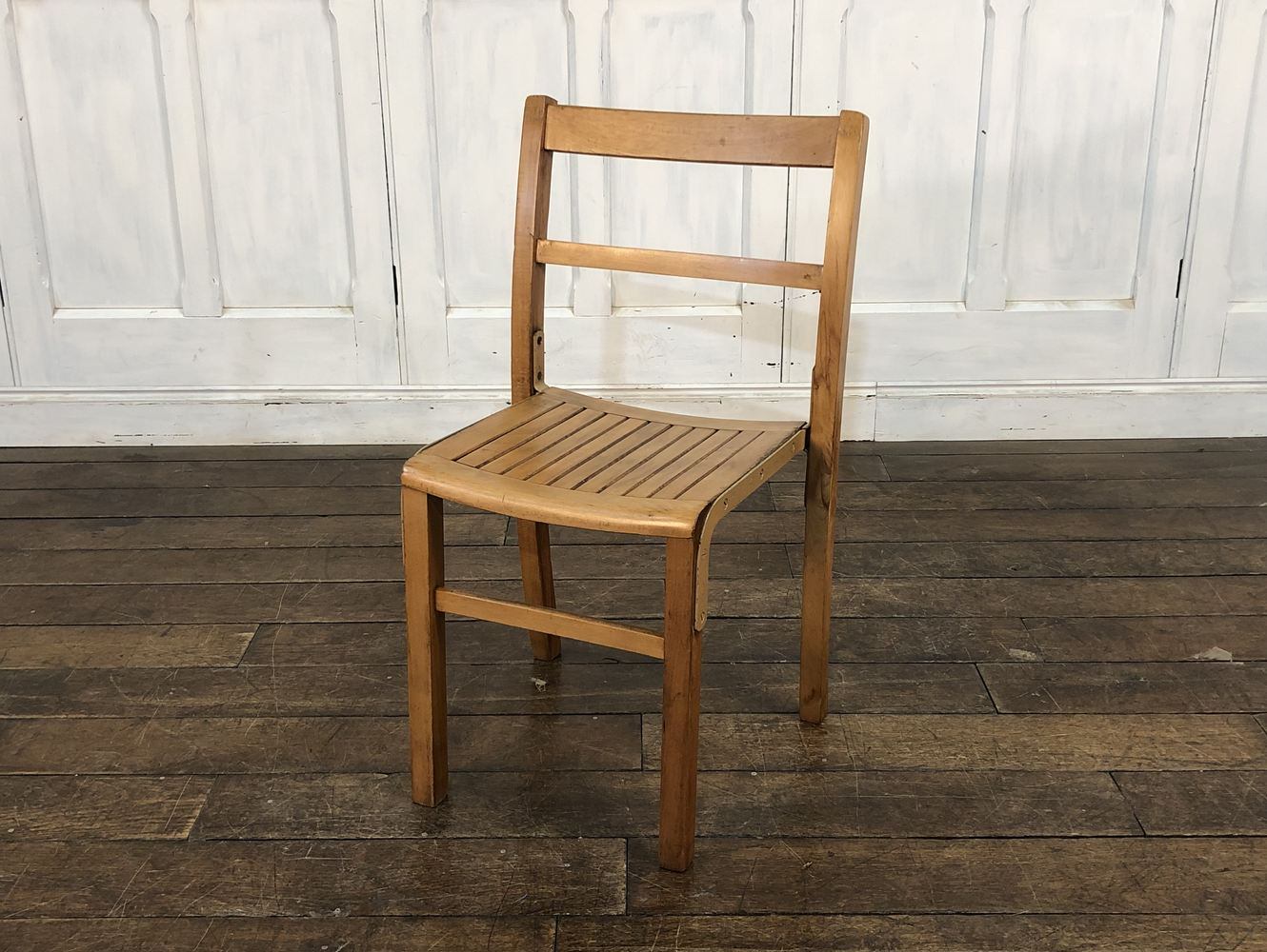 スタッキングチェア