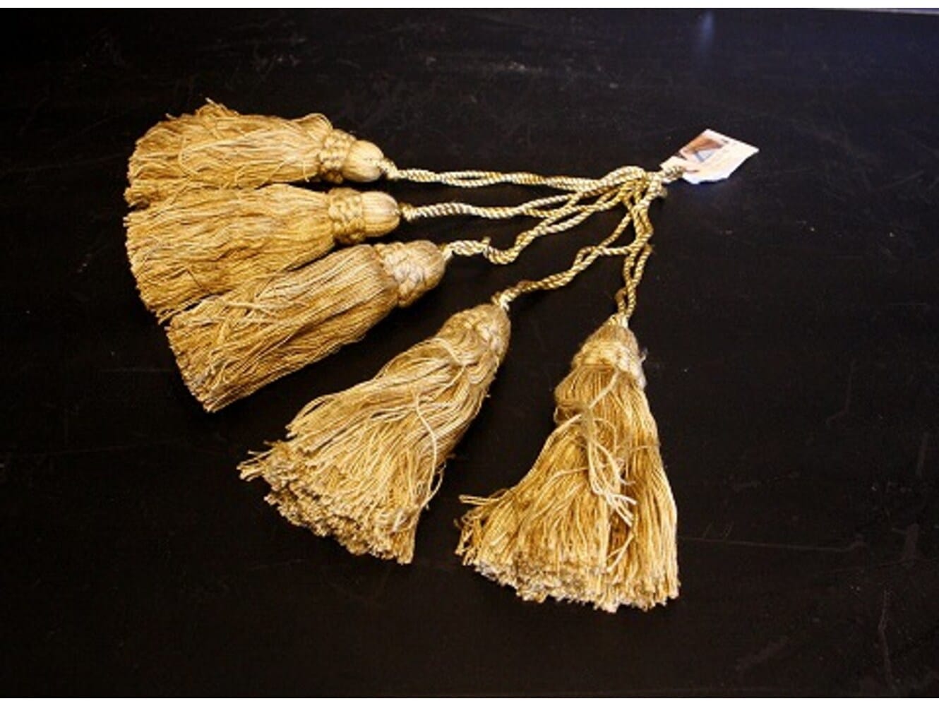 タッセル　ゴールド