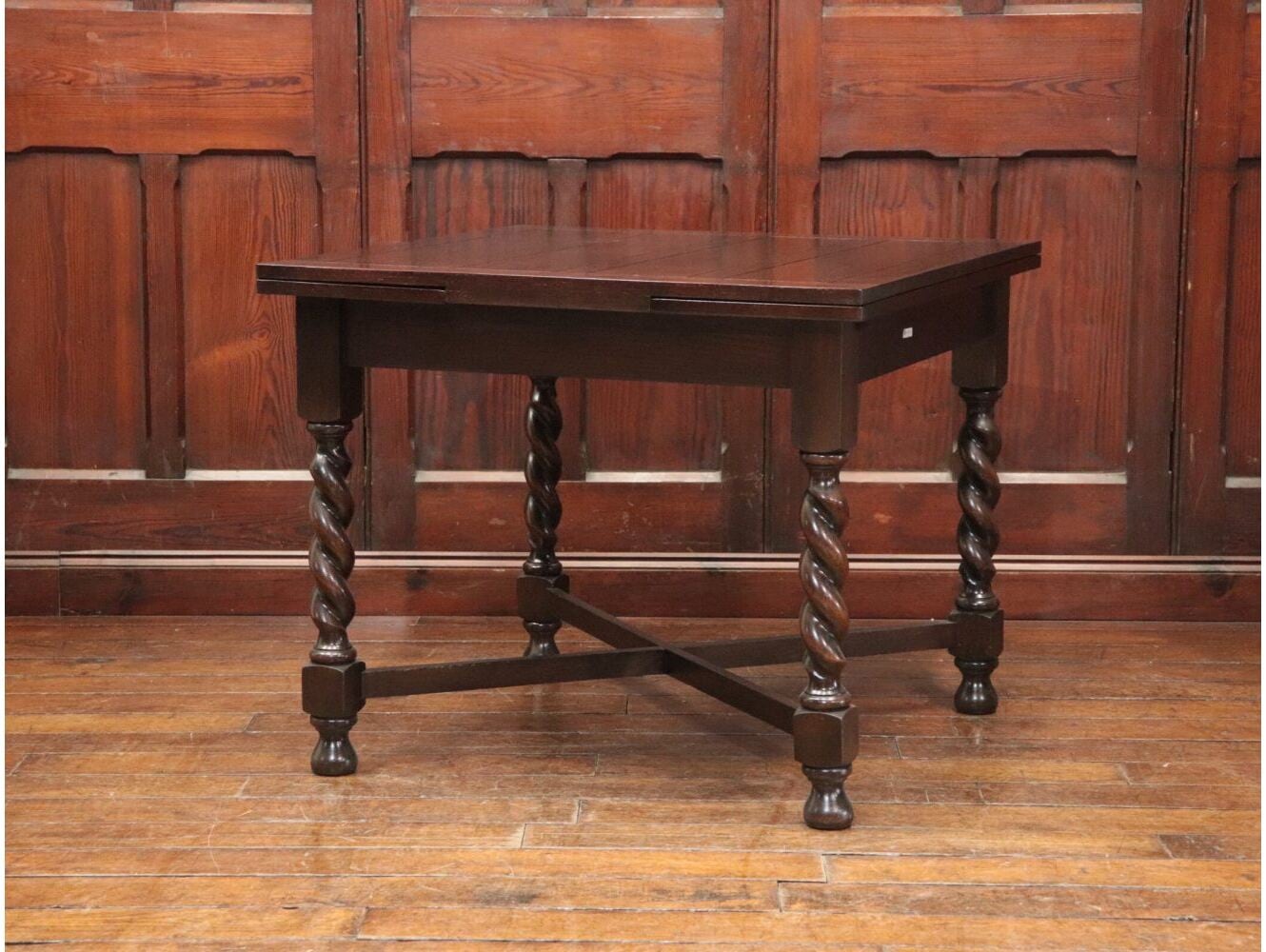 ドローリーフテーブル