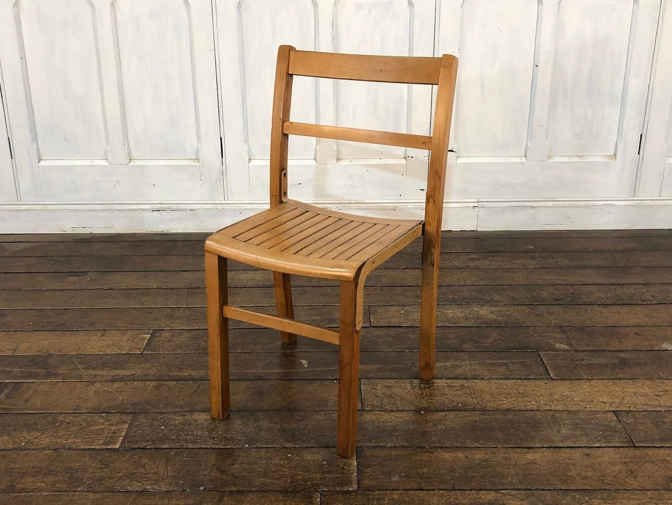 スタッキングチェア