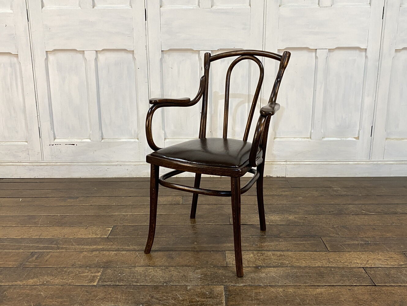 イギリスアンティーク　アームチェア　ベントウッドチェア KAG0454:英国製アンティーク ベントウッドチェア - 鎌倉アンティークス