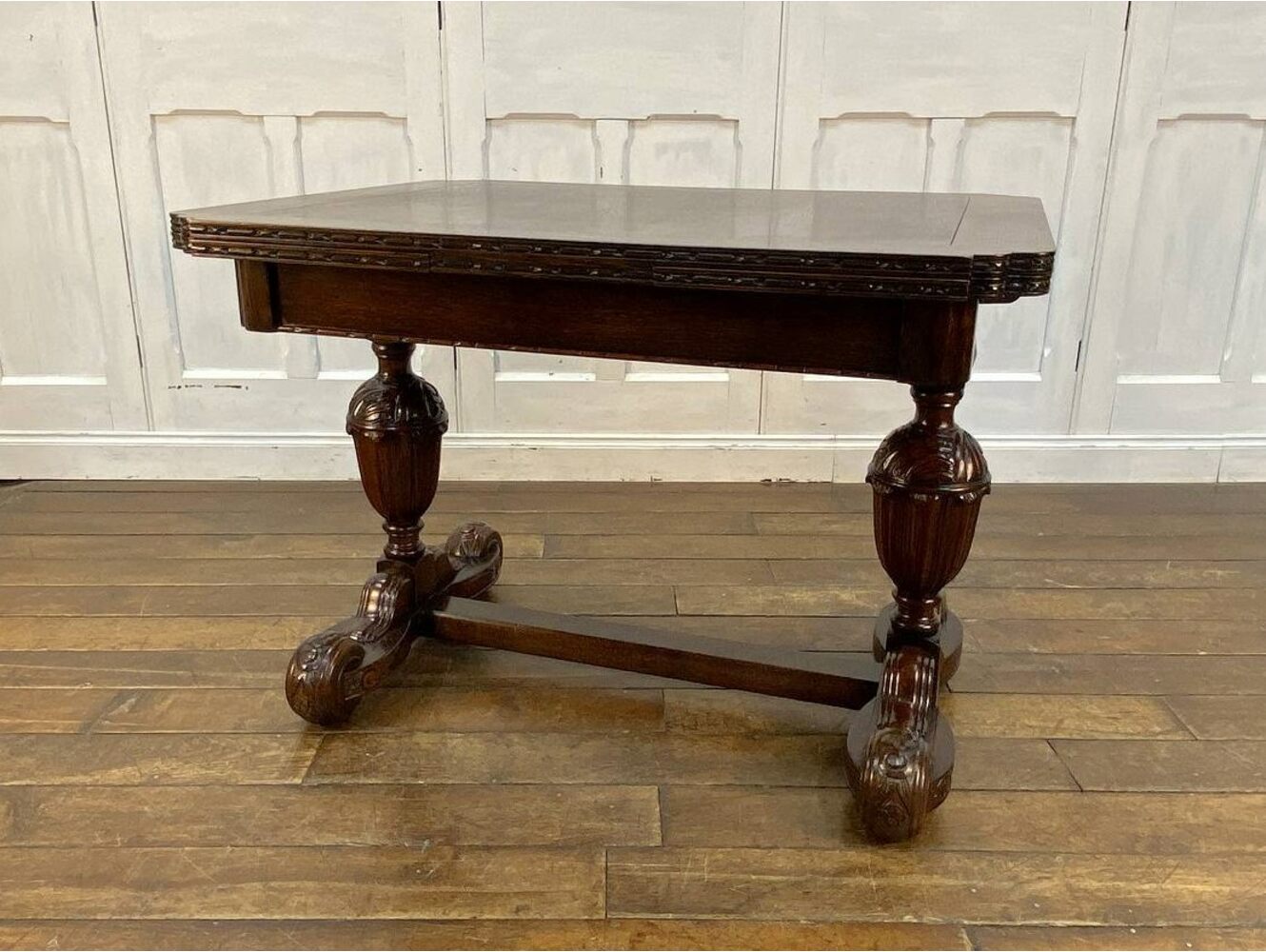 ドローリーフテーブル