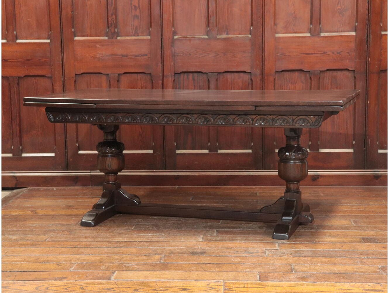 ドローリーフテーブル