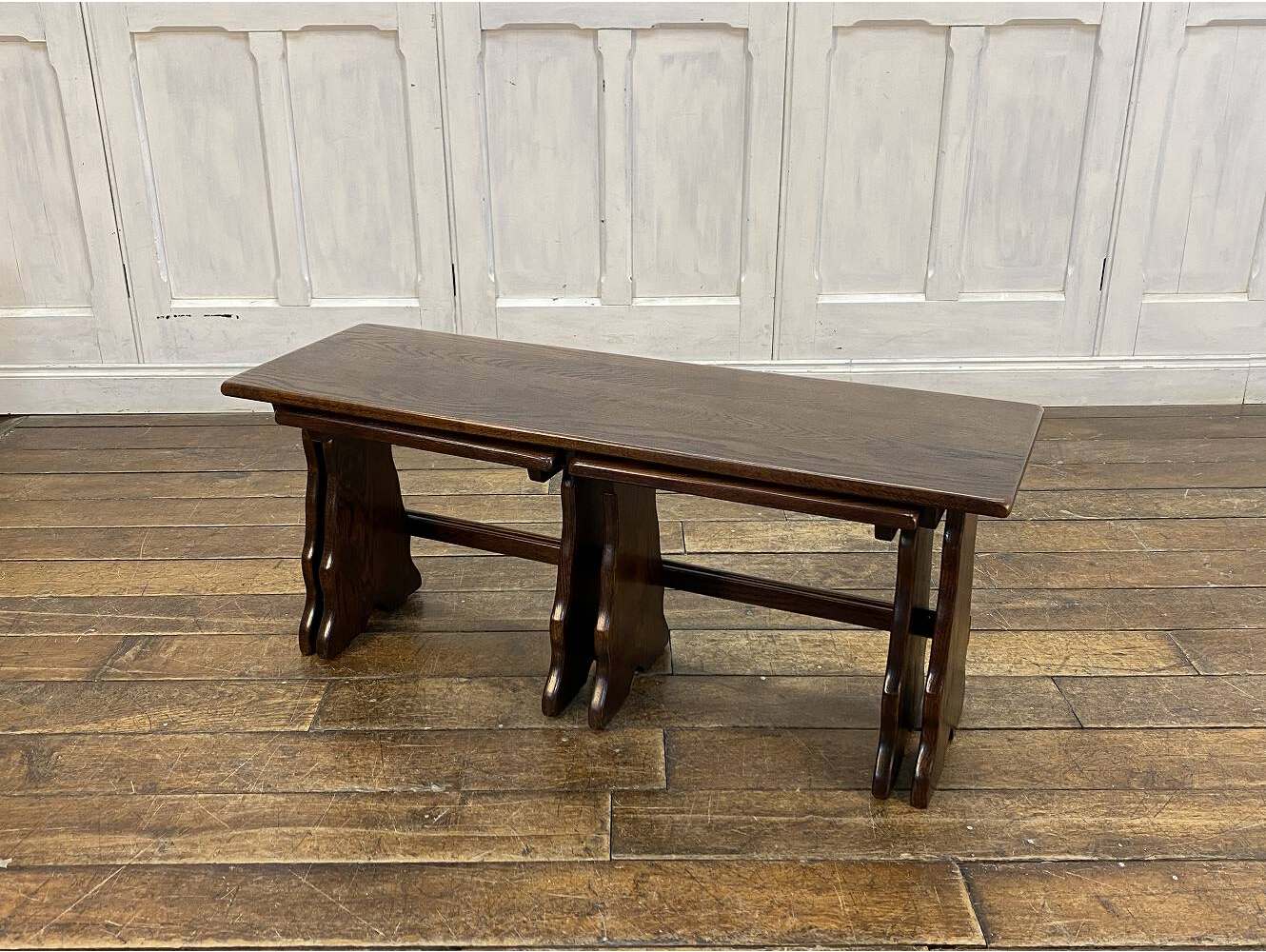 ネストテーブル