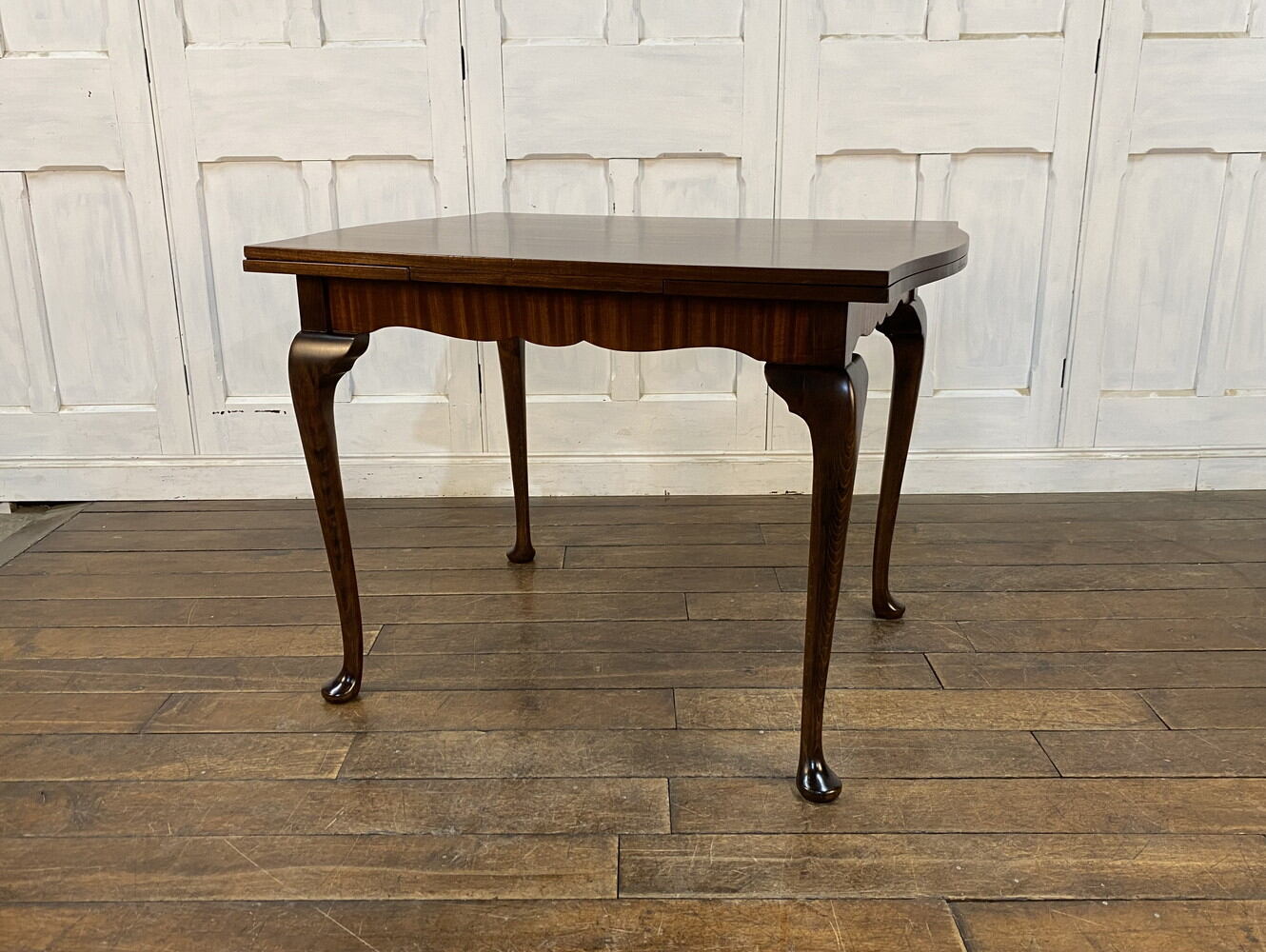 ドローリーフテーブル