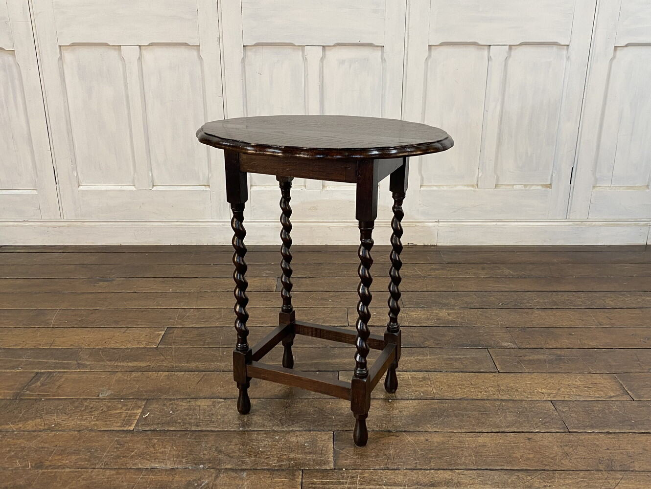 サイドテーブル