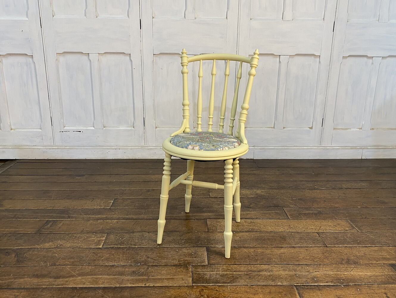アイベックスチェア Painted with William Morris